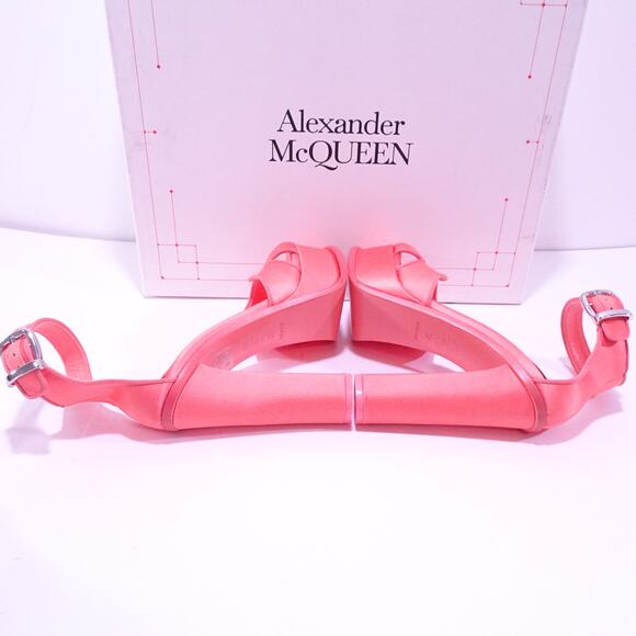 Alexander McQueen Apricot Butterfly Platform  Sandals Pumps 37.5 NWT 1,985 IRRG - Picture 13 of 14